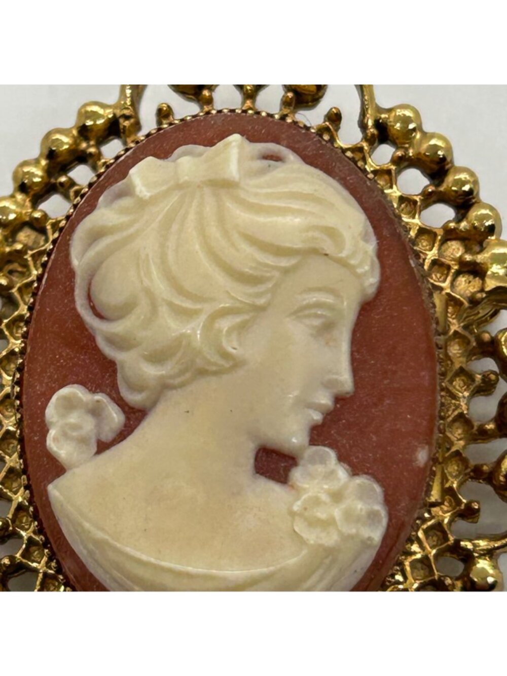 Vintage Avon Cameo Locket Brooch Pin Gold Tone Filigree Perfume Solid Glacé 1970 - Picture 9 of 12